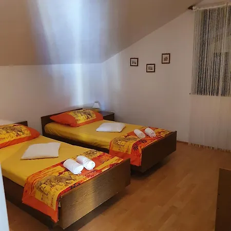 Ivica 公寓 Tribalj